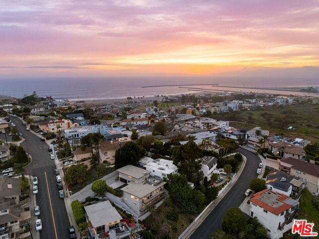 411 Rees Street, Playa Del Rey, CA 90293
