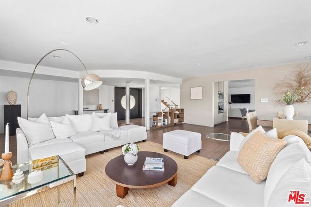 411 Rees Street, Playa Del Rey, CA 90293