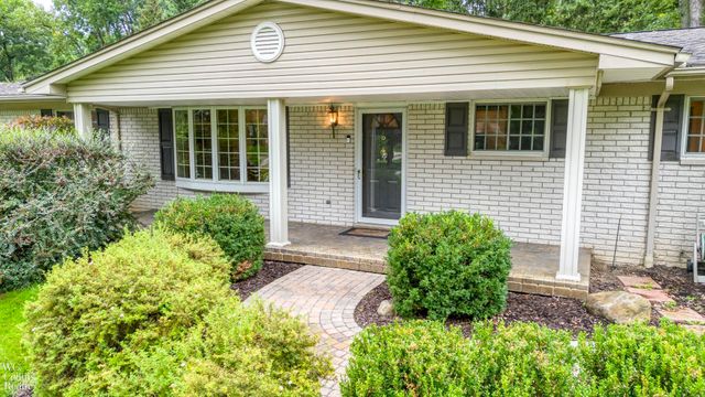 1200 Priscilla Lane, Rochester Hills, MI 48309