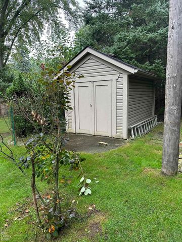1200 Priscilla Lane, Rochester Hills, MI 48309