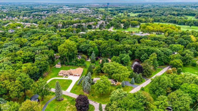 1200 Priscilla Lane, Rochester Hills, MI 48309