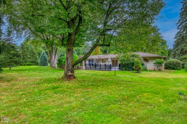 1200 Priscilla Lane, Rochester Hills, MI 48309