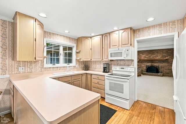 1200 Priscilla Lane, Rochester Hills, MI 48309