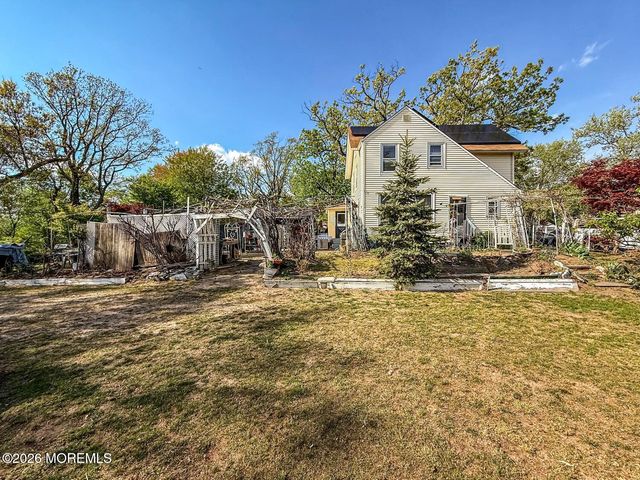 636 Holmdel Road, Hazlet, NJ 07730