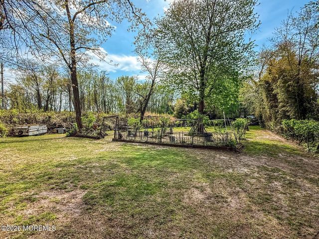 636 Holmdel Road, Hazlet, NJ 07730