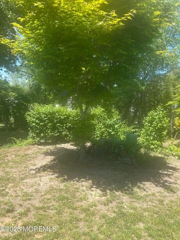 636 Holmdel Road, Hazlet, NJ 07730