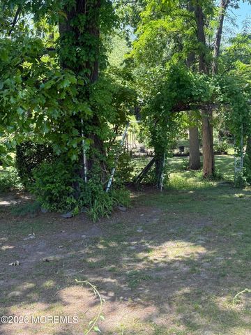 636 Holmdel Road, Hazlet, NJ 07730