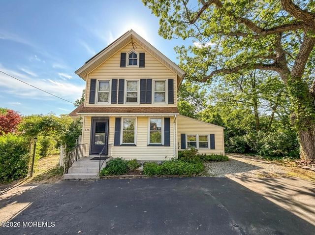 636 Holmdel Road, Hazlet, NJ 07730