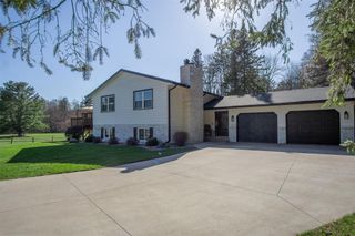 2244 90th Avenue, Eau Claire, WI 54703