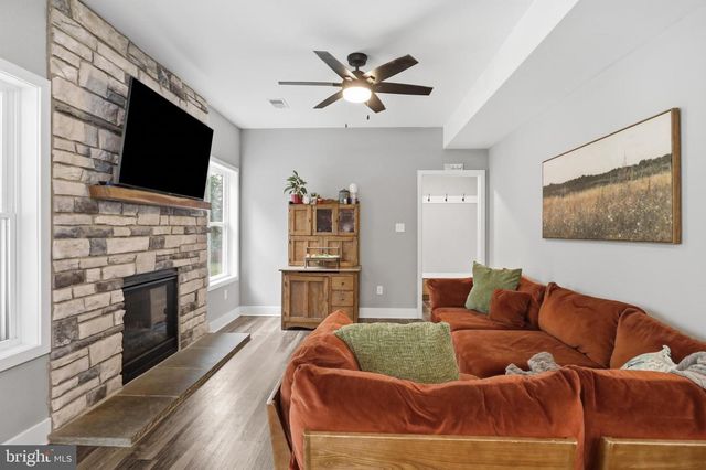 10823 HERSHEY DR, Williamsport, MD 21795