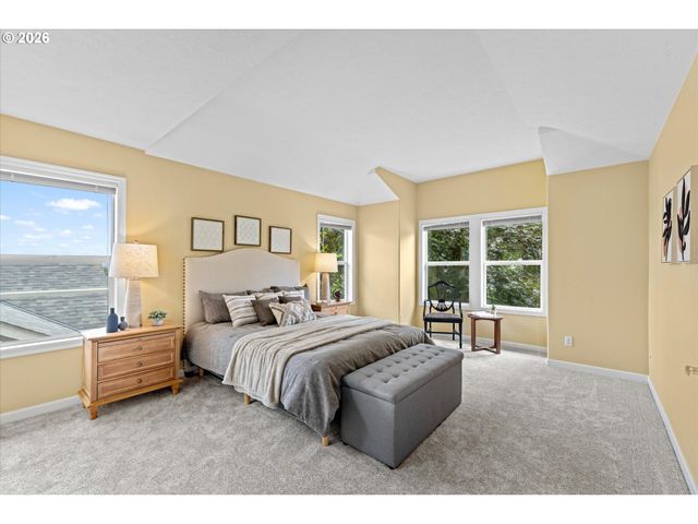 13425 Sw ESSEX Dr, Portland, OR 97223