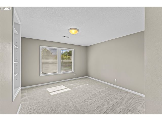 13425 Sw ESSEX Dr, Portland, OR 97223