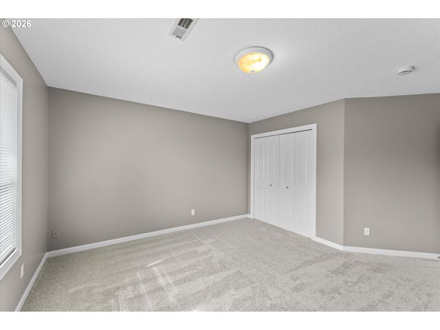13425 Sw ESSEX Dr, Portland, OR 97223