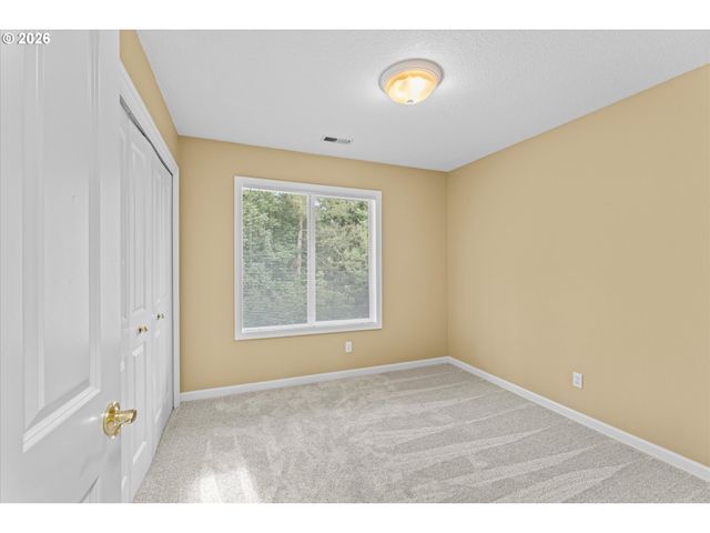 13425 Sw ESSEX Dr, Portland, OR 97223
