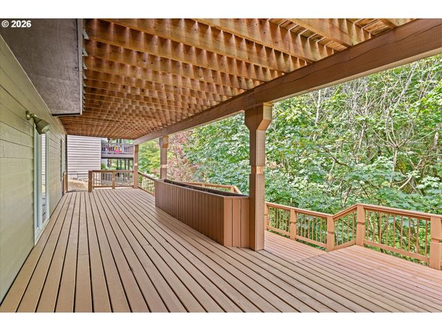 13425 Sw ESSEX Dr, Portland, OR 97223