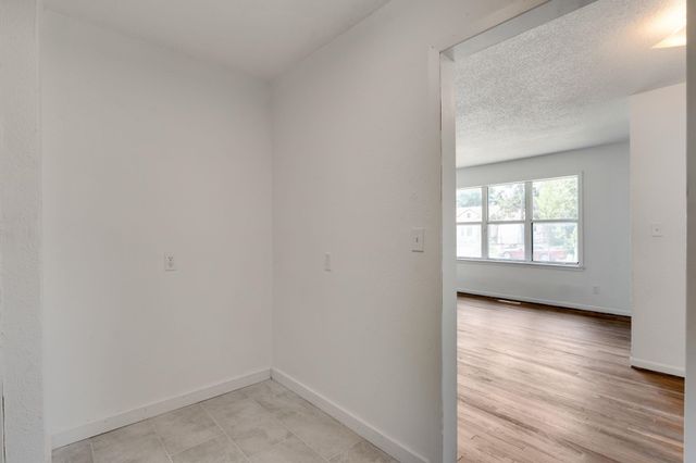 1928 N Spruce Ave, Wichita, KS 67214