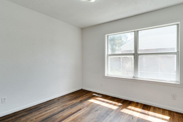 1928 N Spruce Ave, Wichita, KS 67214