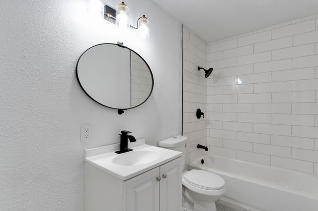 1928 N Spruce Ave, Wichita, KS 67214