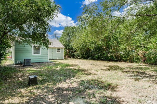 1928 N Spruce Ave, Wichita, KS 67214