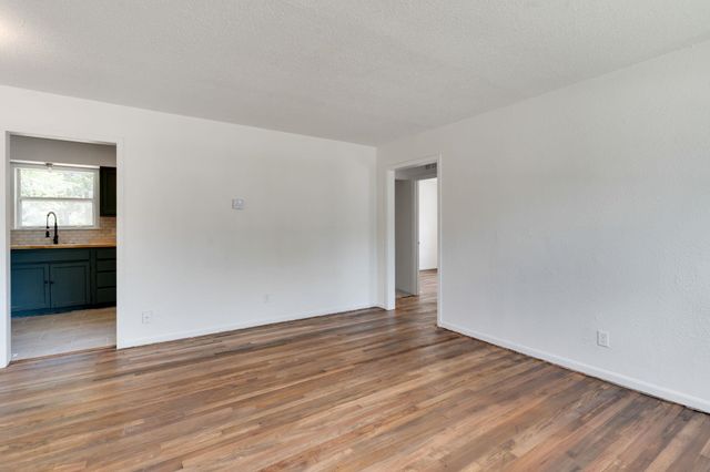 1928 N Spruce Ave, Wichita, KS 67214