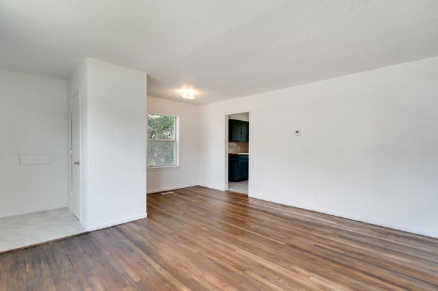 1928 N Spruce Ave, Wichita, KS 67214