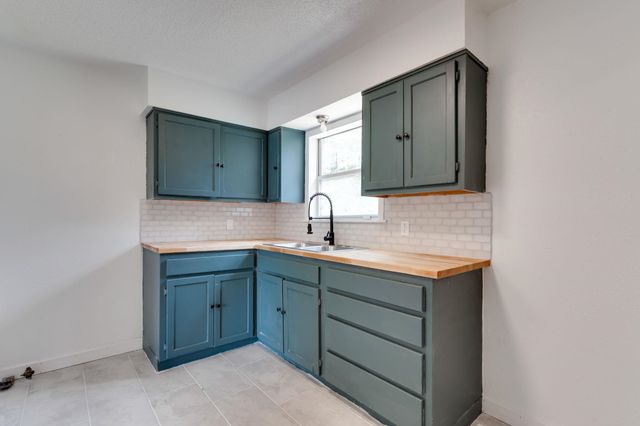 1928 N Spruce Ave, Wichita, KS 67214