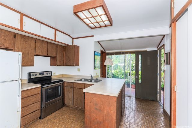 5446 Kirkwood Place, Honolulu, HI 96821