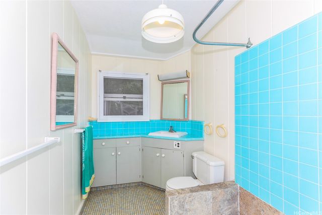 5446 Kirkwood Place, Honolulu, HI 96821