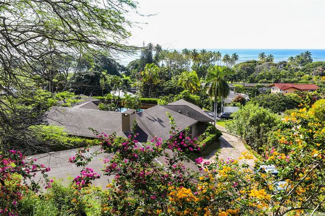 5446 Kirkwood Place, Honolulu, HI 96821