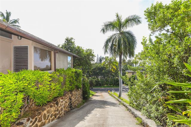 5446 Kirkwood Place, Honolulu, HI 96821