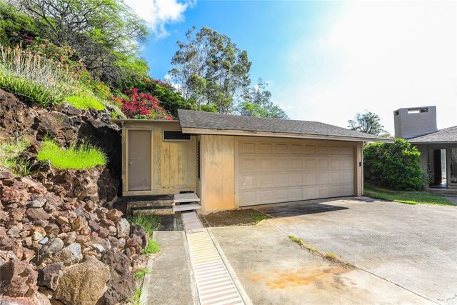 5446 Kirkwood Place, Honolulu, HI 96821