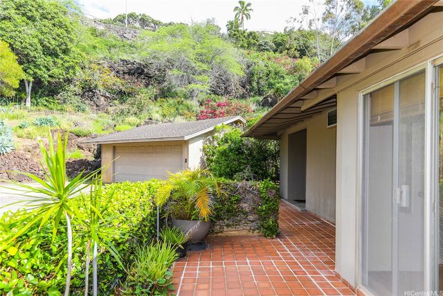 5446 Kirkwood Place, Honolulu, HI 96821