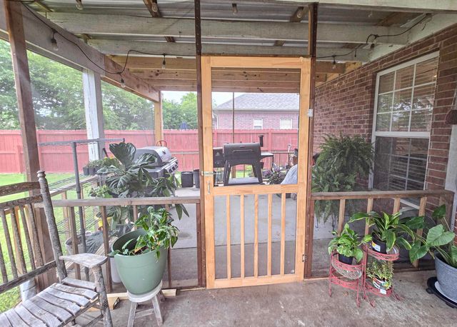 1685 Hosta, Conway, AR 72034