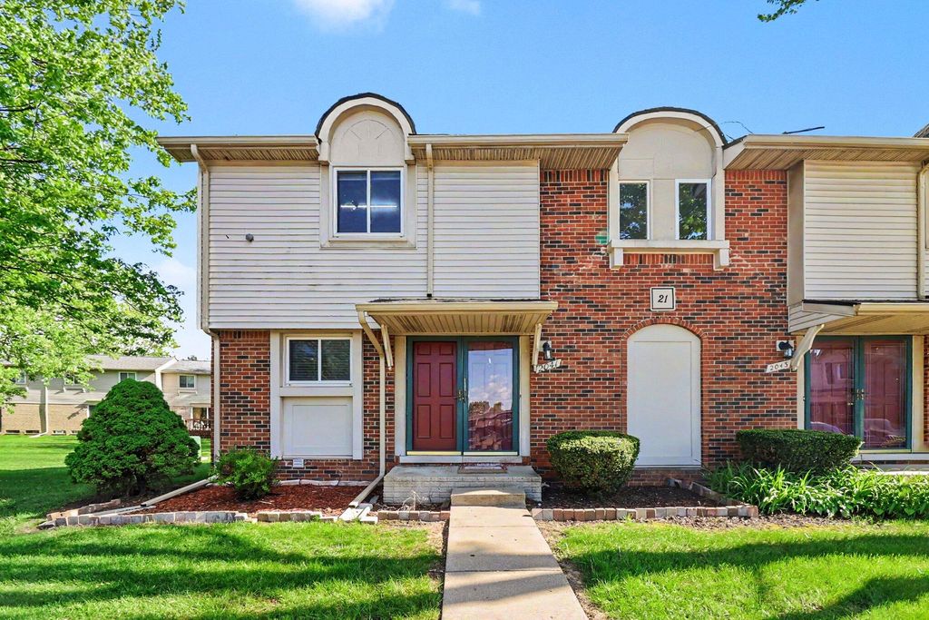 2041 W Franklin Drive, Canton, MI 48187