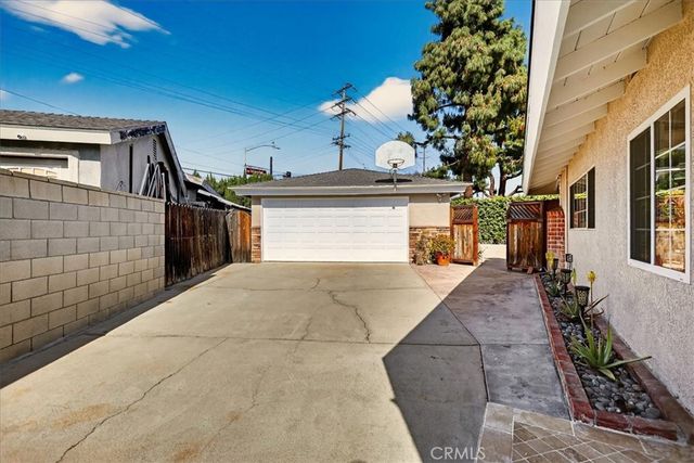 12606 Groveside Avenue, La Mirada, CA 90638