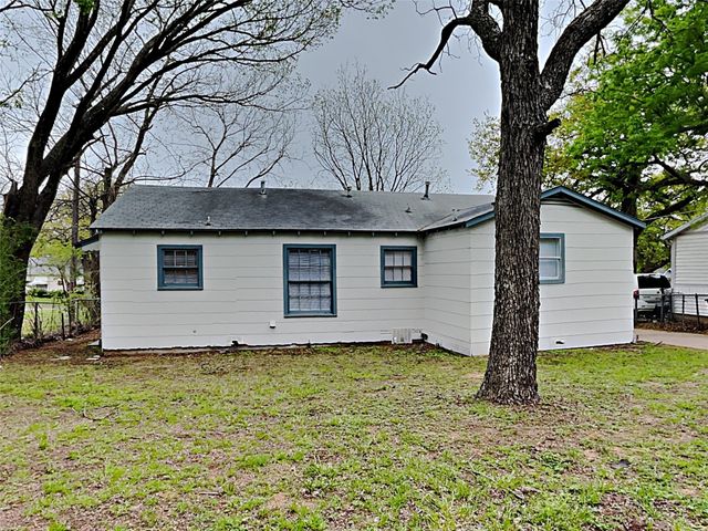 2624 Meaders Avenue, Fort Worth, TX 76112