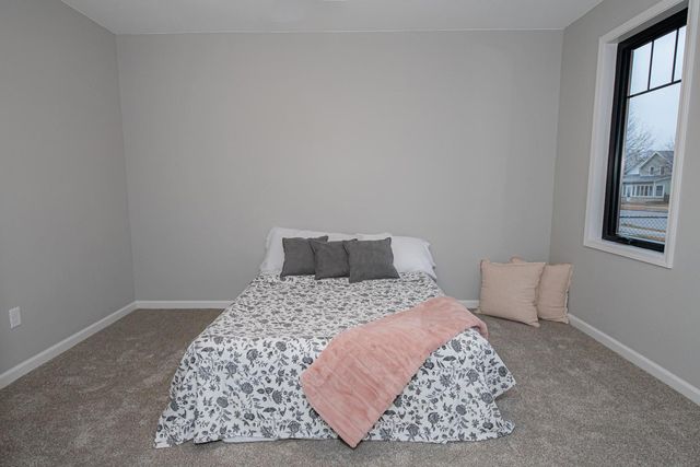 602 8th Street E, Winona, MN 55987