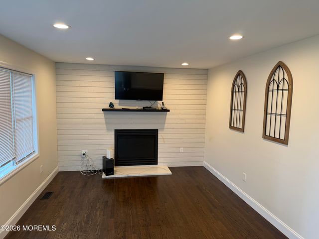 813 Bay Avenue, Toms River, NJ 08753