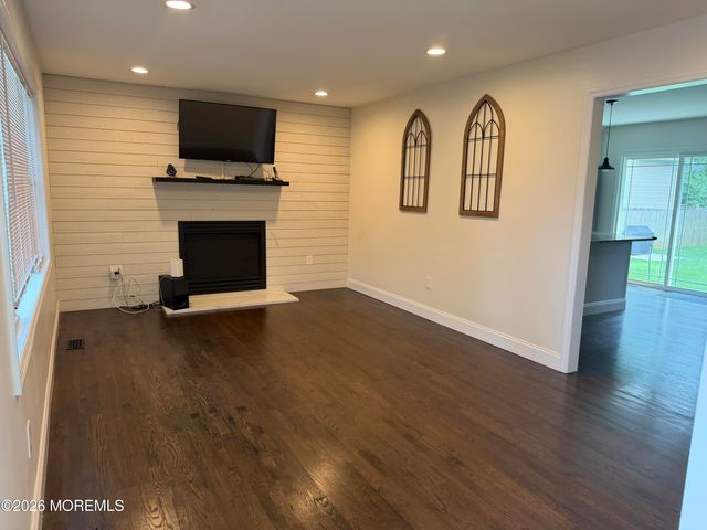 813 Bay Avenue, Toms River, NJ 08753