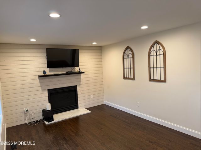 813 Bay Avenue, Toms River, NJ 08753