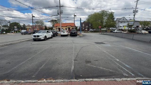 351 Main Avenue, Wallington, NJ 07057