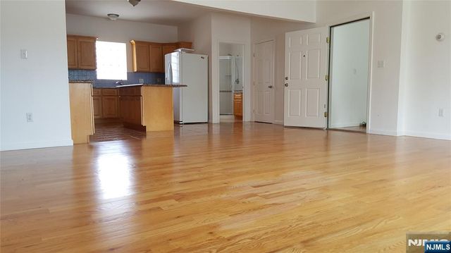 351 Main Avenue, Wallington, NJ 07057