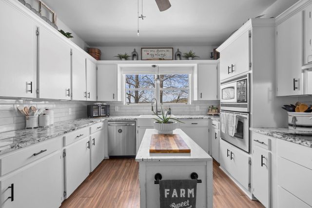 656 County Road 1301, Lampasas, TX 76550