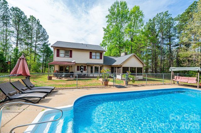 70 Sienna Drive, Hickory, NC 28601