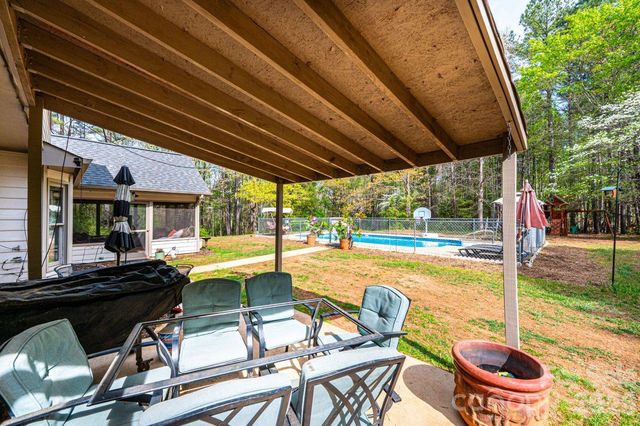 70 Sienna Drive, Hickory, NC 28601