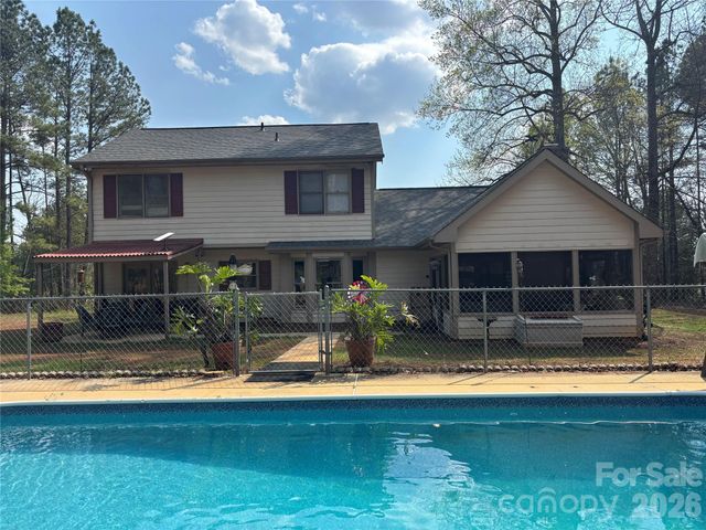 70 Sienna Drive, Hickory, NC 28601