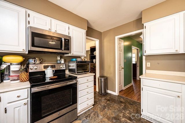 70 Sienna Drive, Hickory, NC 28601