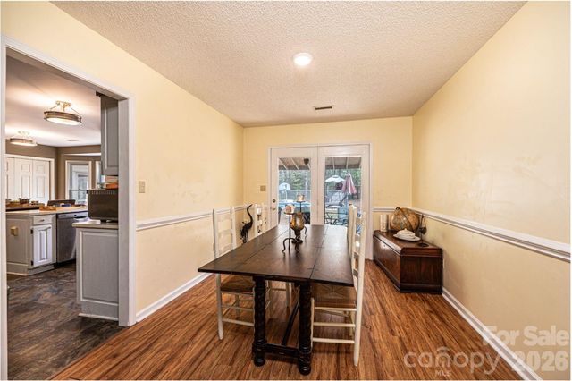 70 Sienna Drive, Hickory, NC 28601