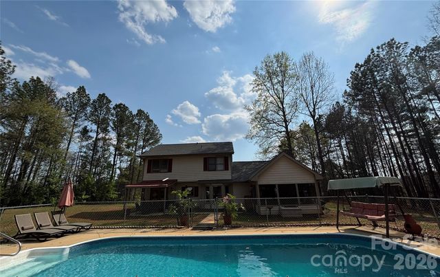70 Sienna Drive, Hickory, NC 28601