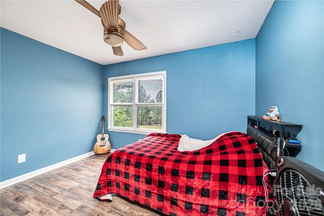 70 Sienna Drive, Hickory, NC 28601
